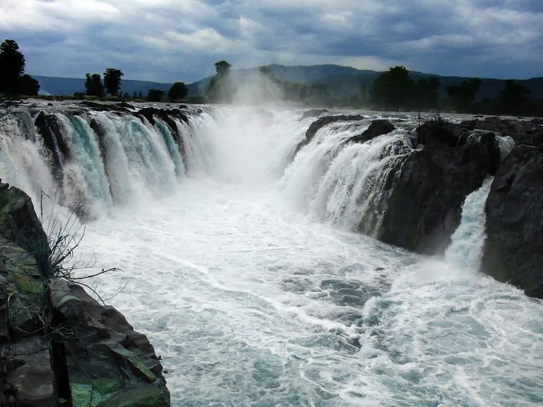 Hogenakkal Falls: Coracle Rides and a Travel Guide from Chennai
